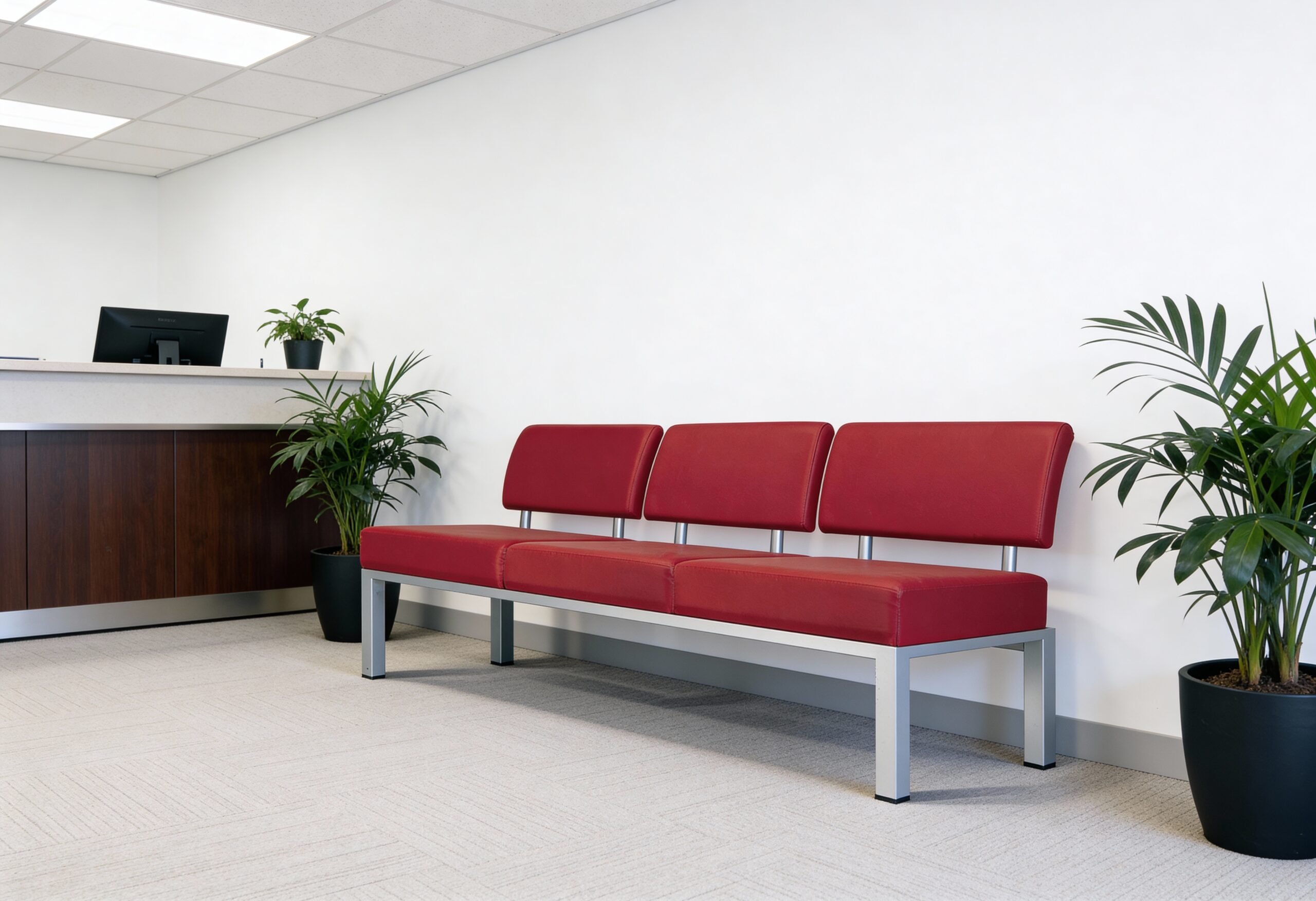 Poltroncine e divanetti per aree relax aziendali: comfort su misura